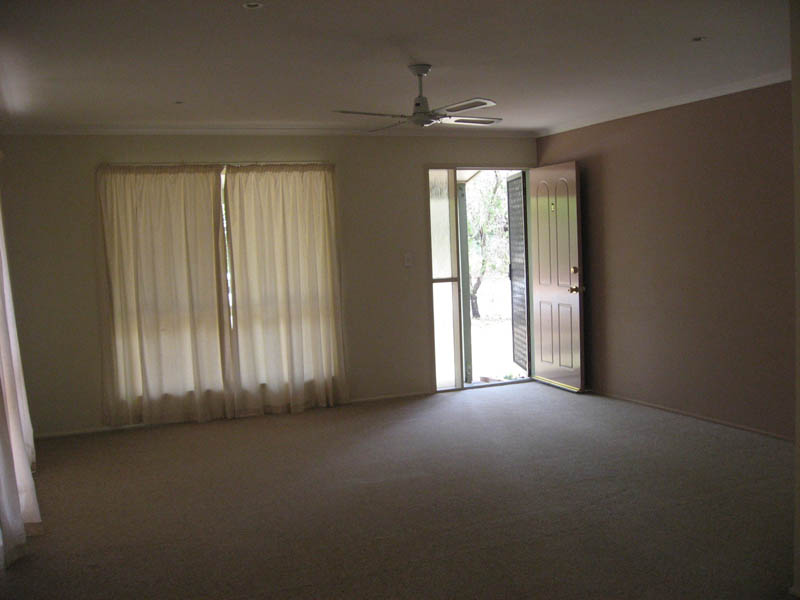 Lovely Three Bedroom Unit Private Courtyard Picture 3