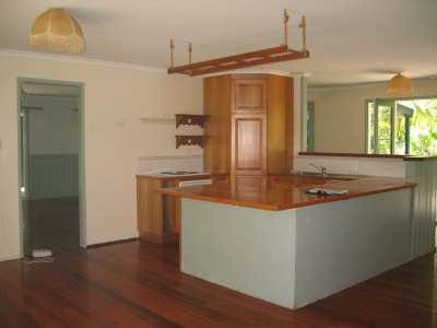 Beautiful Highset Queenslander on private acreage Picture Beautiful Highset Queenslander on private acreage Picture
