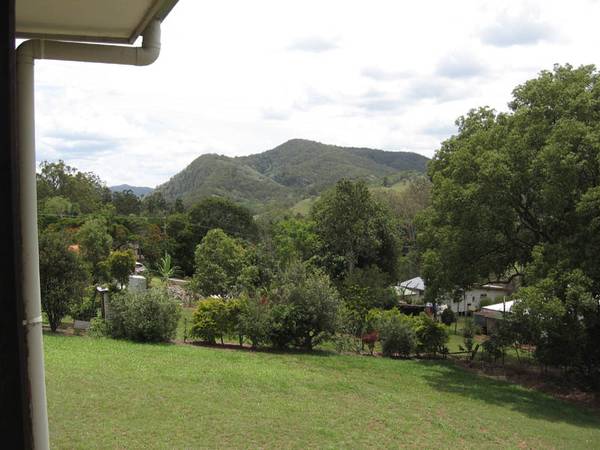 Home with Views in Imbil Picture 3