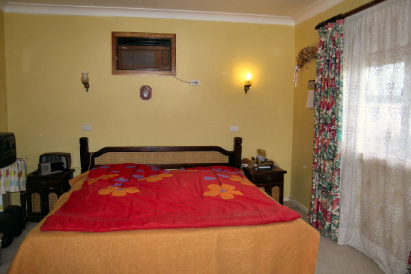 4 BEDS + ENSUITE Picture