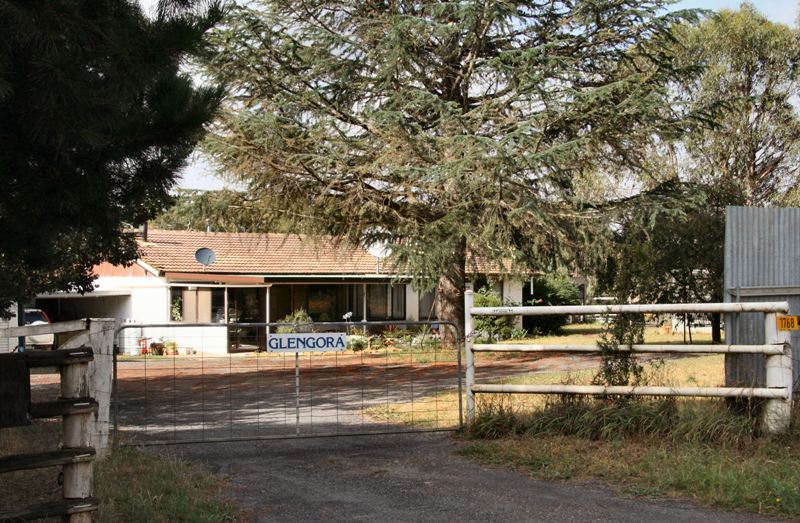 RIVER FRONTAGE Picture 2