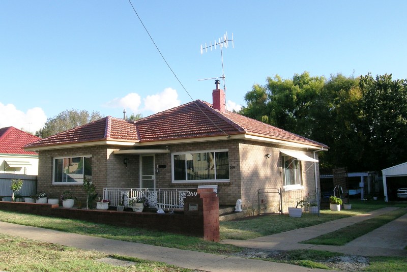 DOUBLE BRICK Picture 1