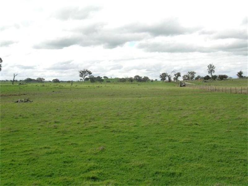 HILLTOP VIEWS! Picture 3