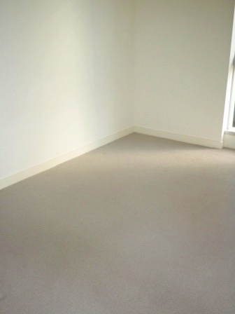 VERY POPULAR BUILDING! Picture 3