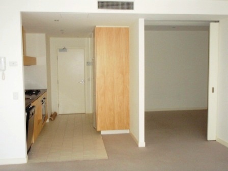 VERY POPULAR BUILDING! Picture 2