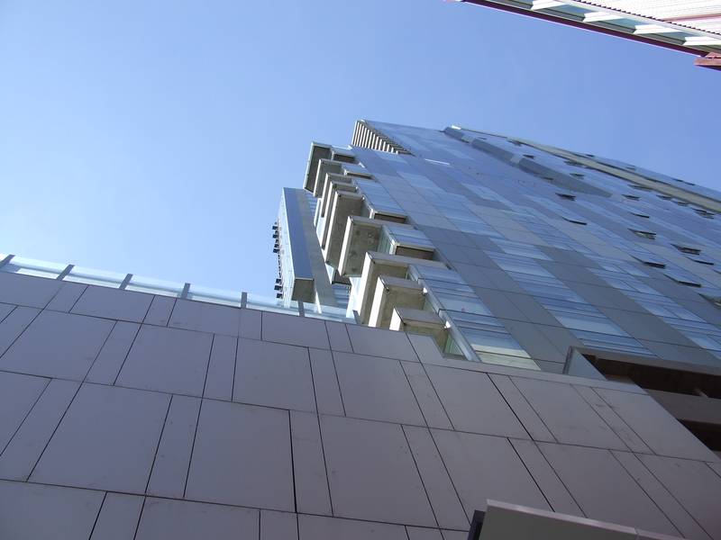 CHEAPEST RENT IN QV.... Picture 3