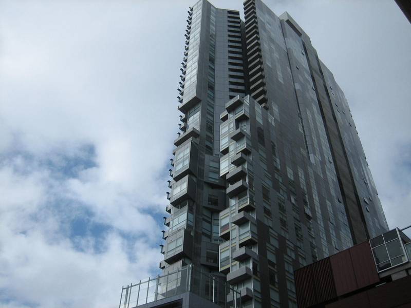 Sought after QV Corner Apartment With Large Balcony Picture 1