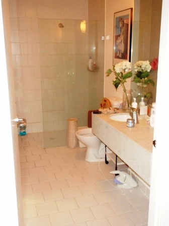 Fully Furnished 2 bedroom apartment - AVAILABLE 18th JUNE --inspect now Picture