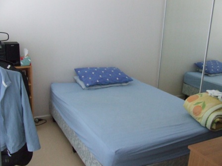 SPOTLESS, PRIVATE & FULLY FURNISHED - inspect now - OPPOSITE HARDWARE LANE Picture