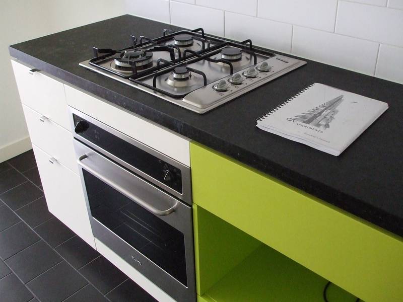 SPOTLESS & SPACIOUS APARTMENT.... Picture 2