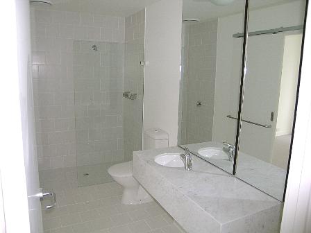 SPOTLESS, SPACIOUS & SECURE CAR SPACE - AVAILABLE 6/11/09 Picture 2