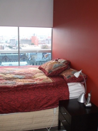 SPOTLESS & MODERN FULLY FURNISHED CORNER APARTMENT Picture 3