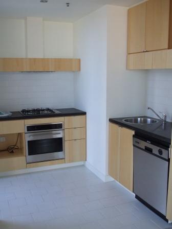 LOOKING FOR A CORNER? Picture 2