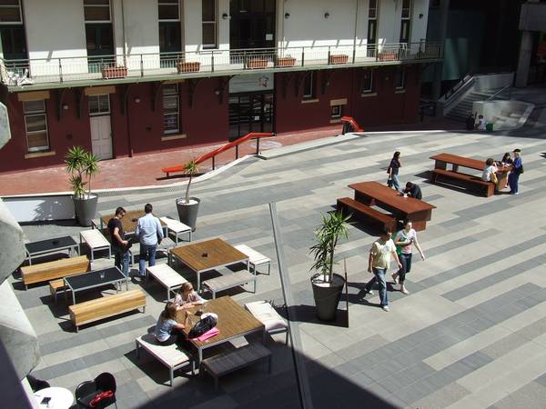 2 bedroom QV apartment AVAILABLE 6/4/2010 -Register your interest!! Picture 2