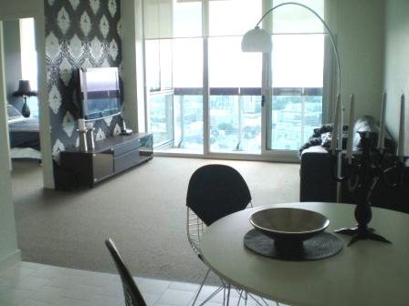 SPOTLESS 2 BEDROOM FURNISHED APARTMENT Picture 1