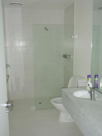 Furnished 1 bedroom QV apartment Picture 2