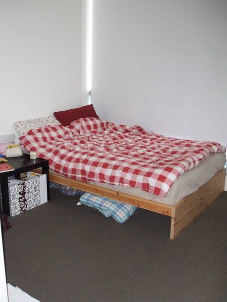 FURNISHED CORNER APARTMENT Picture 2