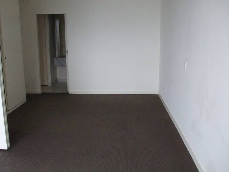 QV 1 - UNBELIEVABLE VIEWS - 1 BEDROOM INCLUDING CAR SPACE Picture 2