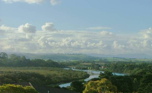 3 BEDROOM UNIT Picture 2