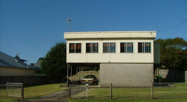 AUCTION - OPPORTUNITY KNOCKS Picture 1