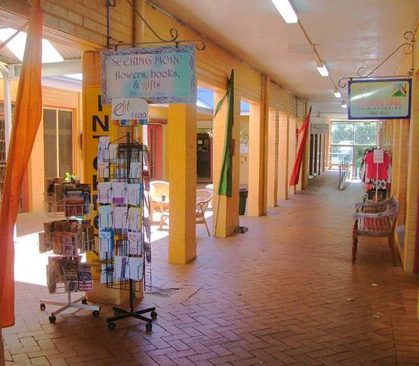 COMMERCIAL RENTAL Picture COMMERCIAL RENTAL Picture