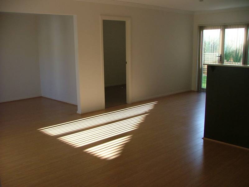 BEACHSIDE TOWNHOUSE Picture 2