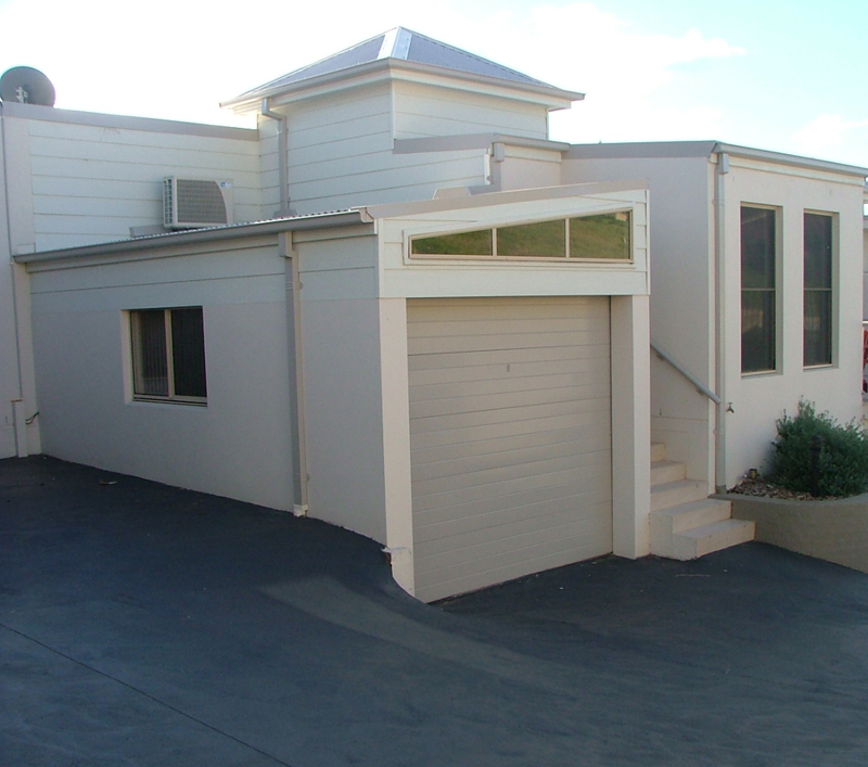 BEACHSIDE TOWNHOUSE Picture 1