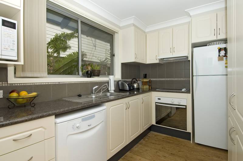 BEACH VIEWS Picture 3