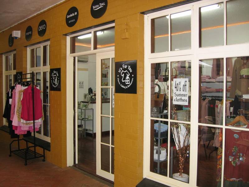 COMMERCIAL VALUE Picture 1