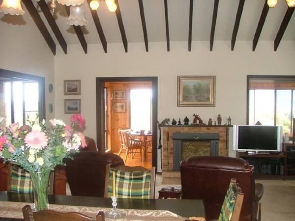 Country Comfort Picture 3