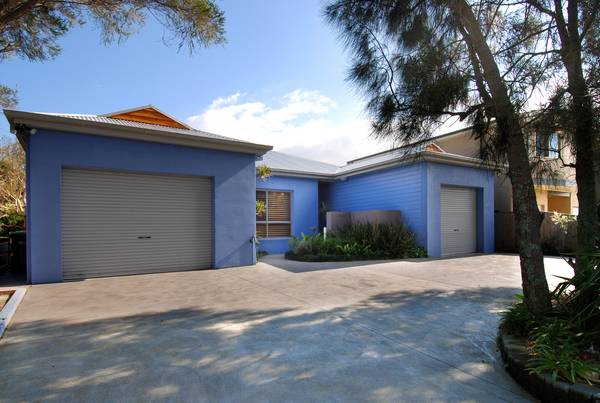 Lagoon Frontage - Werri Beach Picture 1