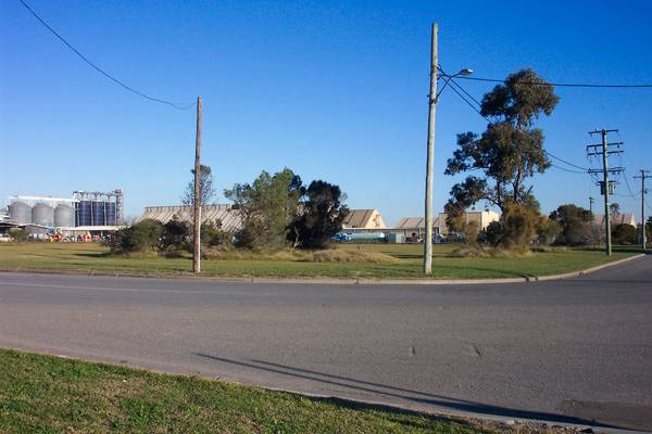 Large Vacant Industrial Site Picture 2