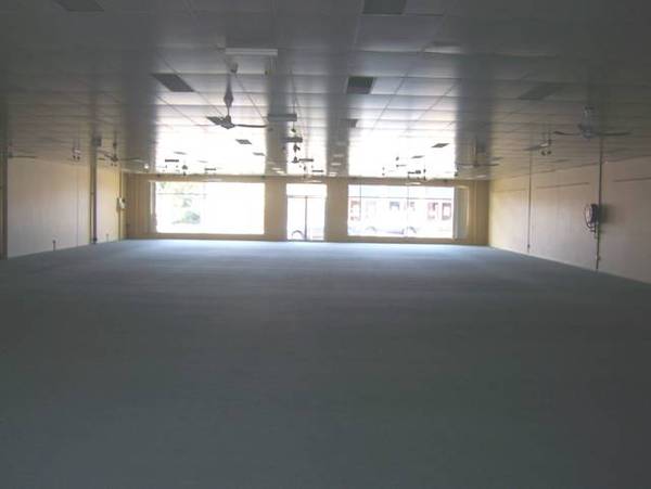 Great Exposure with Easy Access Picture 2