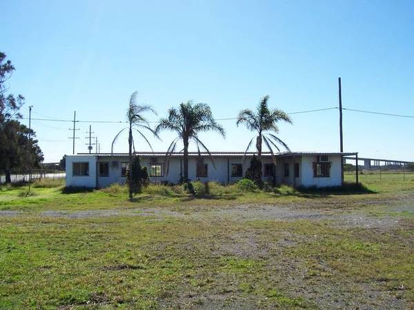 Industrial Building & Yard Space Picture 1