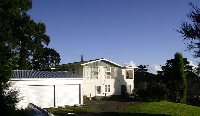 HOKIANGA HARBOUR RAWENE Picture 1