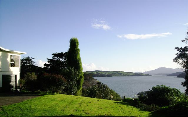 HOKIANGA HARBOUR RAWENE Picture 2