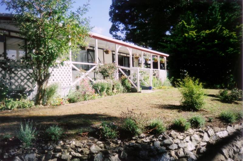 RETIRE TO PARADISE Picture 1