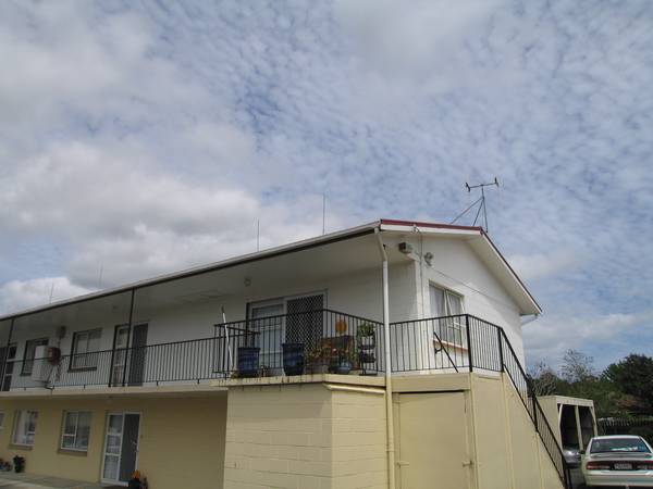 I'M MOVING ON - YOU COULD MOVE IN Picture 1