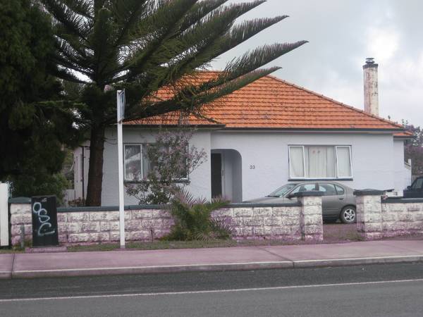 SOLID FAMILY HOME Picture 2