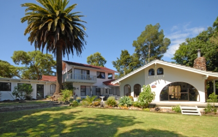 ARCHITECTURALLY STRIKING Picture 1