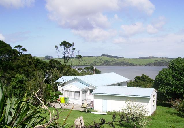 HOKIANGA HARBOUR - RAWENE Picture 1