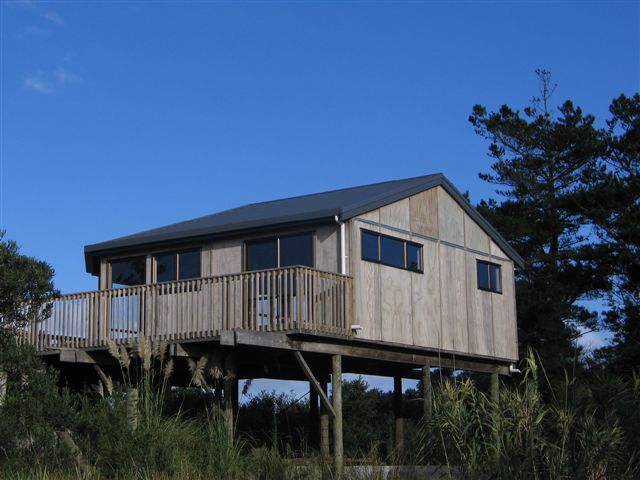 VIEWS AFAR IN HENDERSON BAY Picture 2