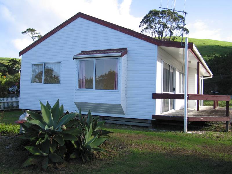 COUNTRY COTTAGE Picture 1