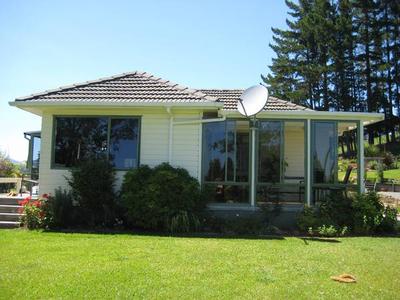 QUALITY COUNTRY LIVING Picture