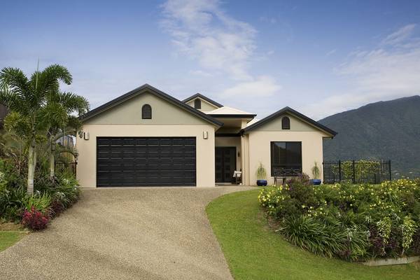 VIEWS....PRIVACY....SPACE....WOW!! Picture 1