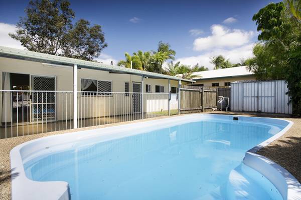SPACIOUS LOW MAINTENANCE HOME WITH IN GROUND POOL ONLY $295,000! Picture 1