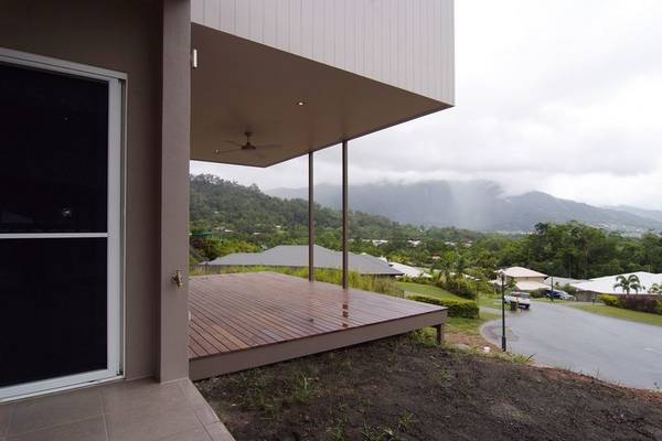 MAGNIFICENT BRAND NEW 2 STOREY STUNNER!!! Picture 2