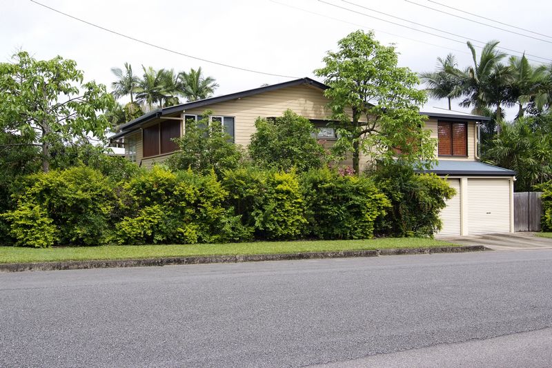 SENSATIONAL EDGE HILL OPPORTUNITY Picture 1