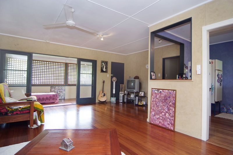 SENSATIONAL EDGE HILL OPPORTUNITY Picture 3