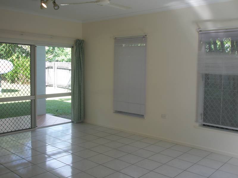 GREAT HOUSE, BIG BLOCK, BE QUICK! Picture 2